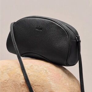 Behno Elizabeth Black Leather Camera Crossbody Purse BRAND NEW!